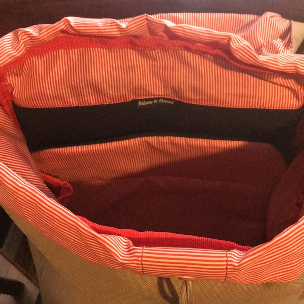 Backpack - Picture 4 of 5